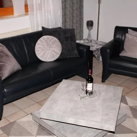 Wohnen In Einer Privatstrasse マール